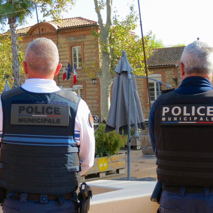 policiers municipaux + mairie